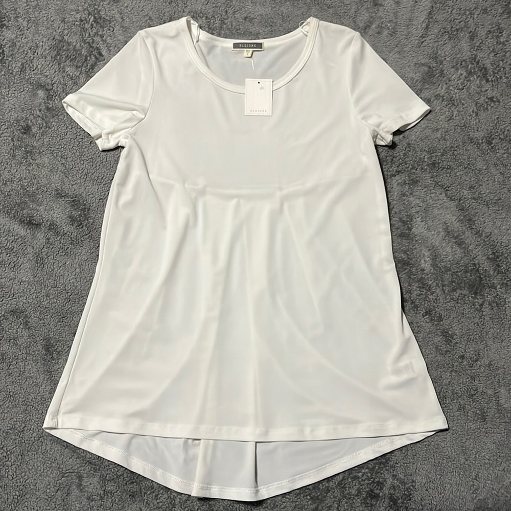 NWT Pleione off white tunic with a pleated back